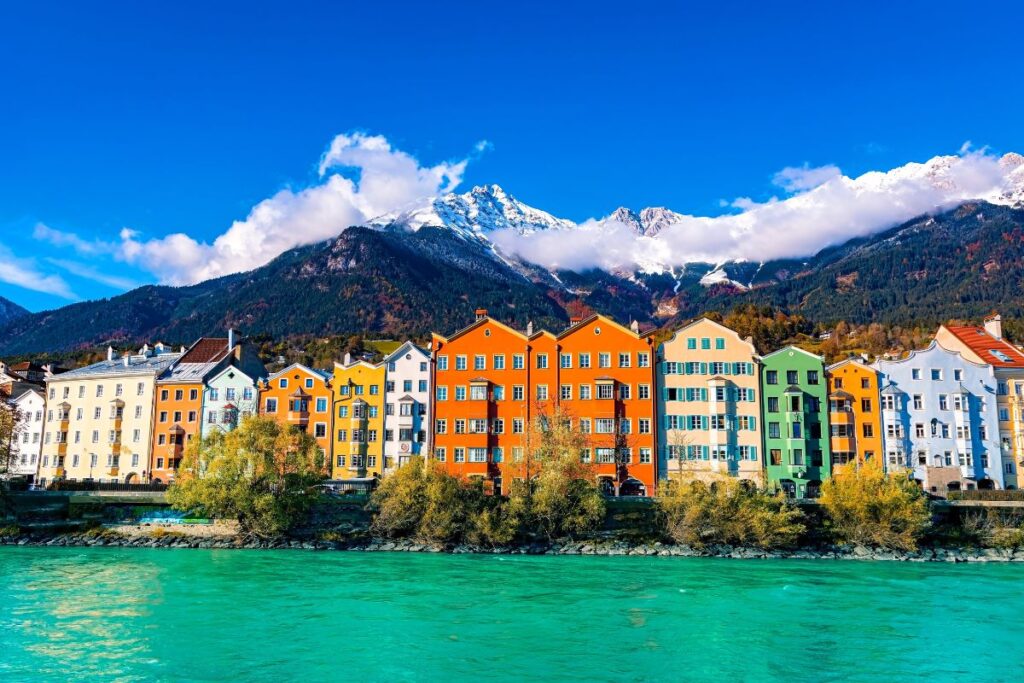 Skyline von Innsbruck – ACREDIA Standort Tirol