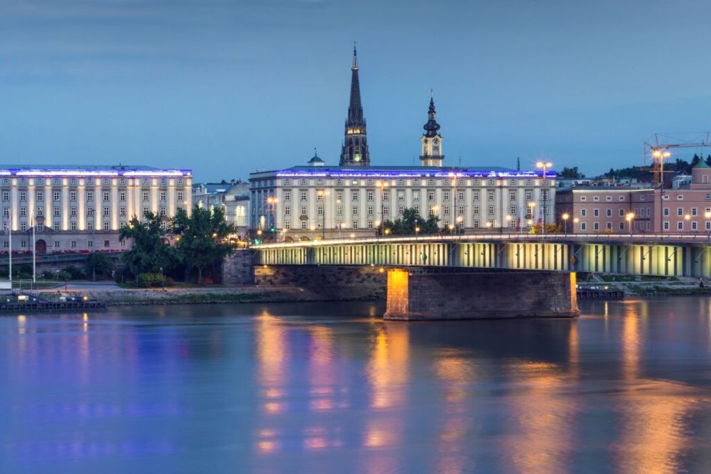 Skyline von Linz – ACREDIA Standort Oberösterreich